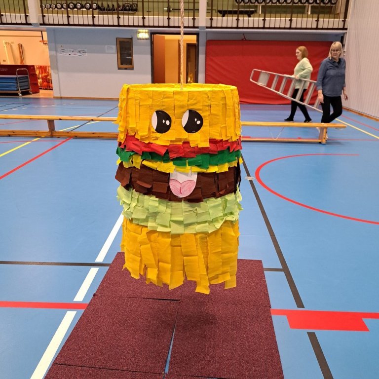 6-bekkur-skreytti-tunnurnar