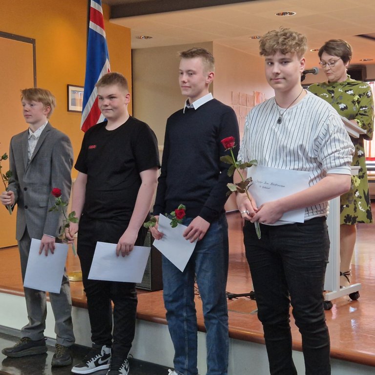 Skólaslit og útskrift